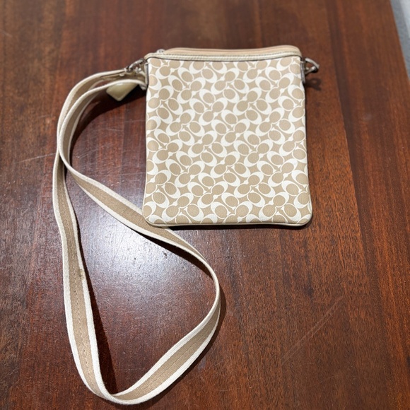 Coach Chelsea Heritage Cream Gold Signature Stripe Crossbody Bag - Picture 3 of 6